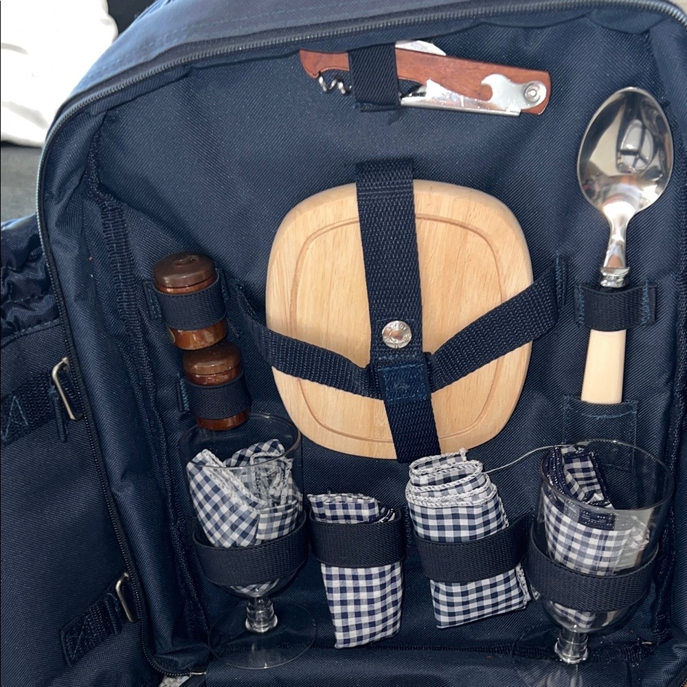 Elegant Blue Backpack with Bottle Holder - Picture 9 of 14